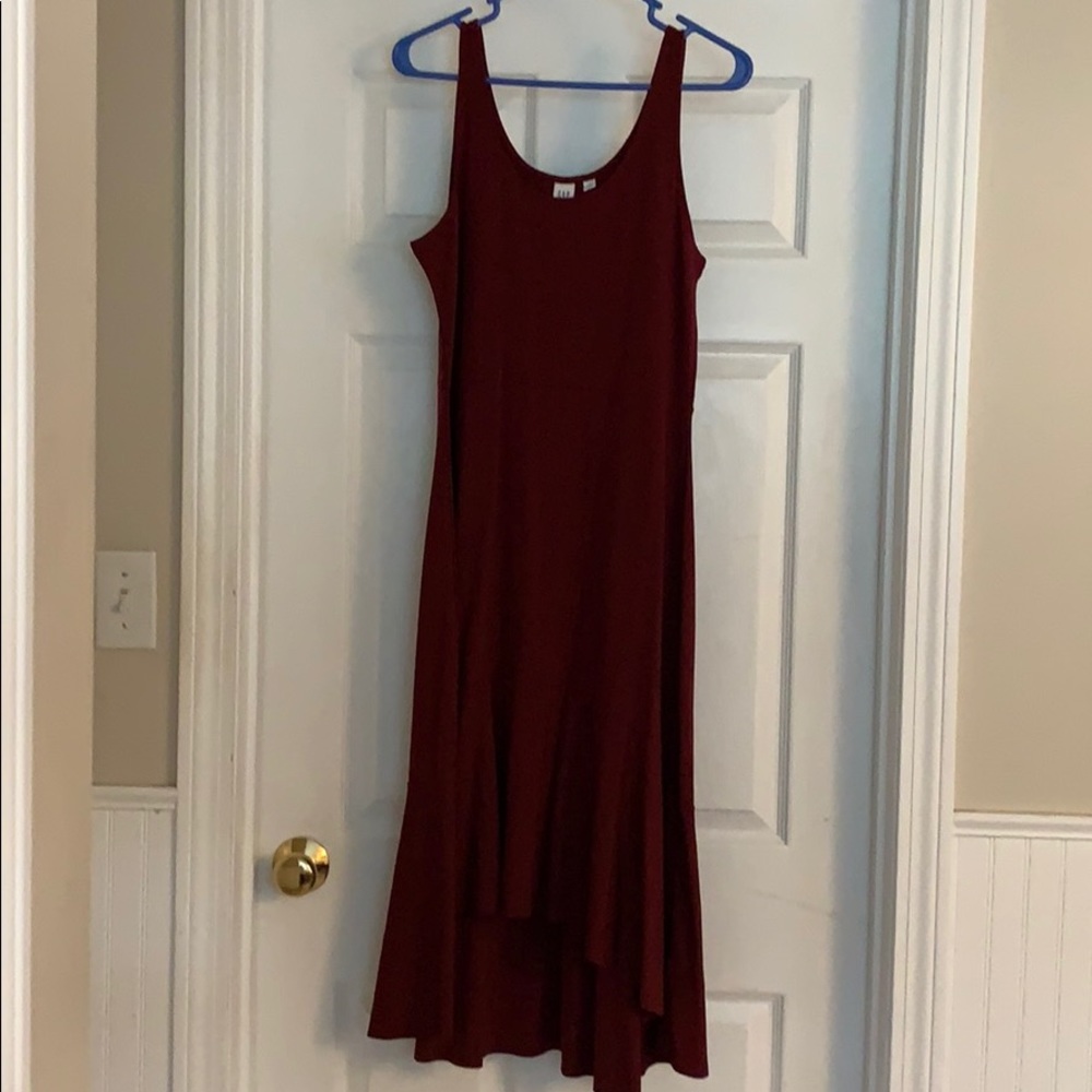 Maroon sleeveless midi dress